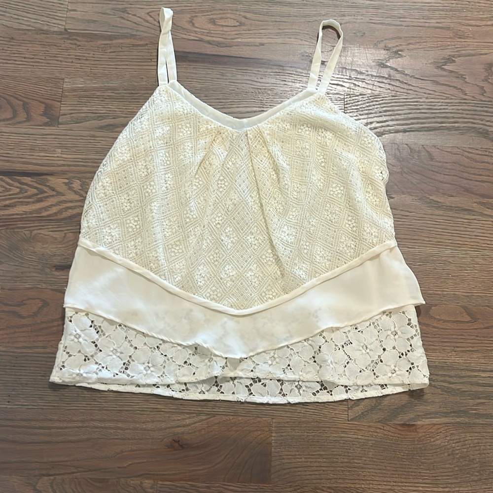 Madison Marcus Tiered Lace Tank Size Small EUC